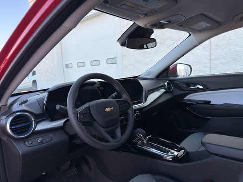 New 2026 Chevrolet Trax LT image 9