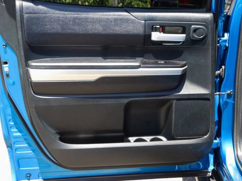 Used 2017 Toyota Tundra SR5 w/ SR5 Upgrade Package RWD image 32