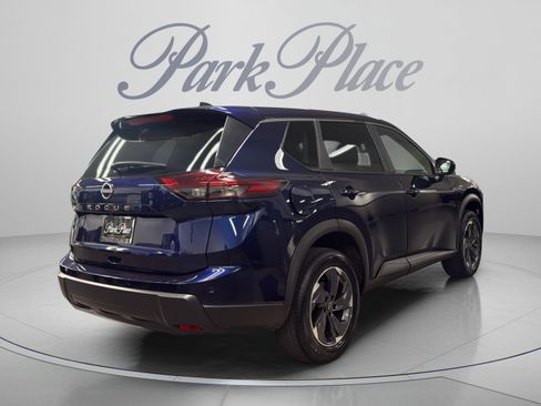 Used 2025 Nissan Rogue SV FWD image 5