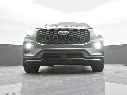 Used 2025 Ford Explorer ST-Line w/ ST-Line Street Pack image 38