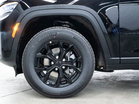New 2026 Jeep Grand Cherokee 4WD image 7