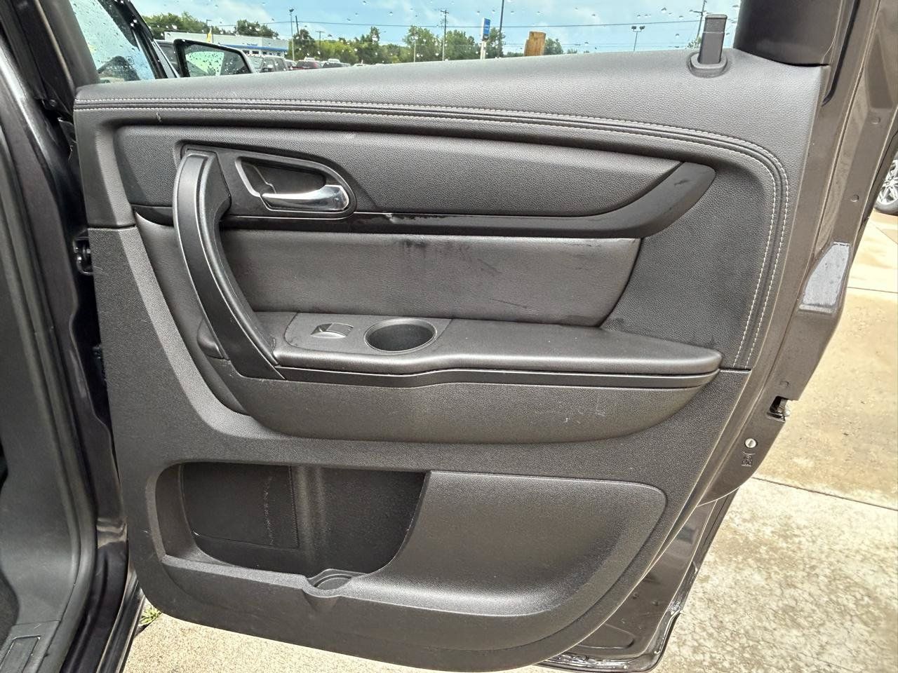 Used 2017 Chevrolet Traverse LT FWD image 16