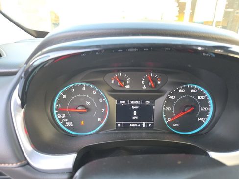 Used 2021 Chevrolet Traverse LS image 6