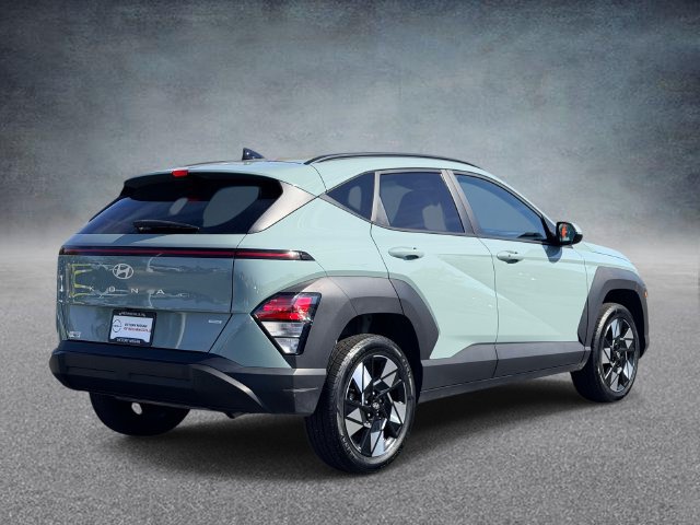 Used 2024 Hyundai Kona SEL AWD/4WD image 2