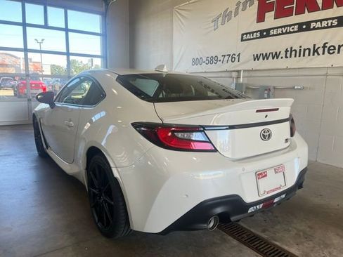 New 2025 Toyota GR86 Premium image 3