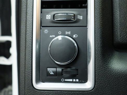 Used 2022 RAM 1500 Warlock AWD/4WD image 9