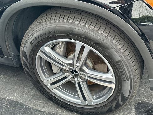 Used 2021 Mercedes-Benz GLC 300 image 5