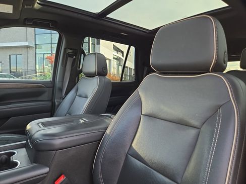 Used 2021 Chevrolet Tahoe Premier w/ Premium Package image 22