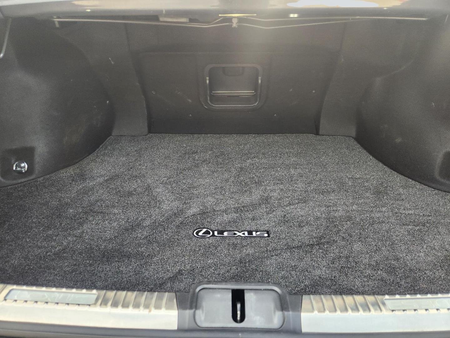 Used 2022 Lexus ES 300h F Sport w/ Accessory Package 2 FWD image 34