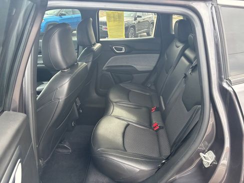 Used 2024 Jeep Compass Latitude AWD/4WD image 25