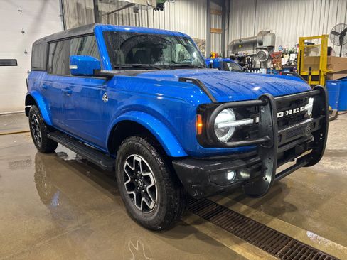 Used 2024 Ford Bronco Outer Banks image 1