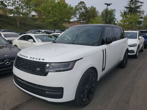 Used 2024 Land Rover Range Rover Long Wheelbase SE AWD/4WD image 1