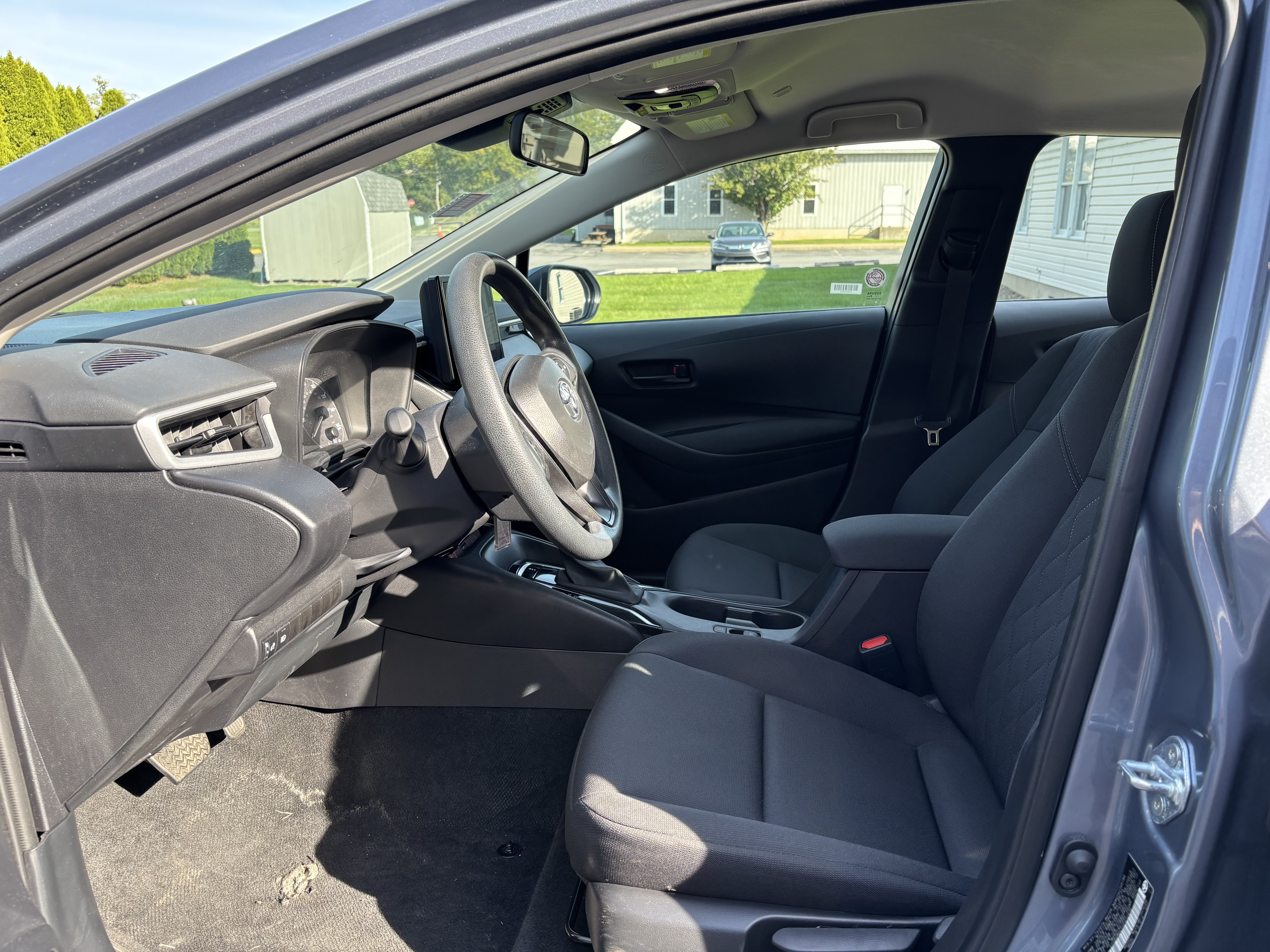Used 2025 Toyota Corolla LE FWD image 13
