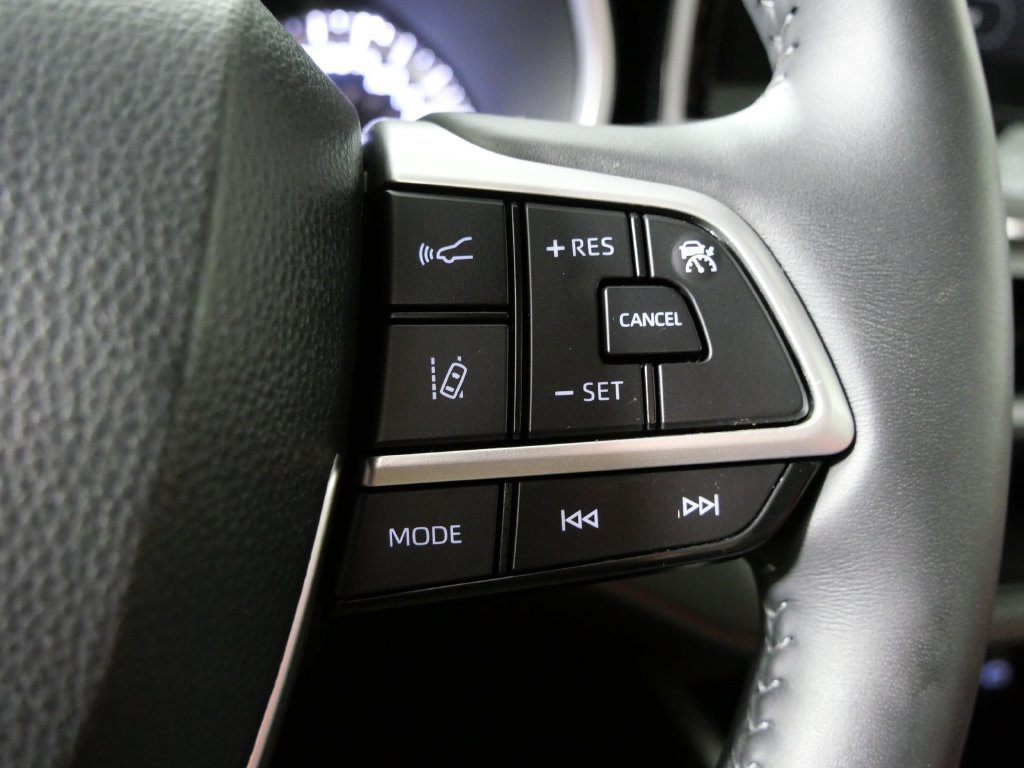 Used 2024 Toyota Highlander Limited AWD/4WD image 22