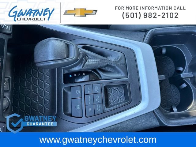 Used 2024 Toyota RAV4 LE AWD/4WD image 19