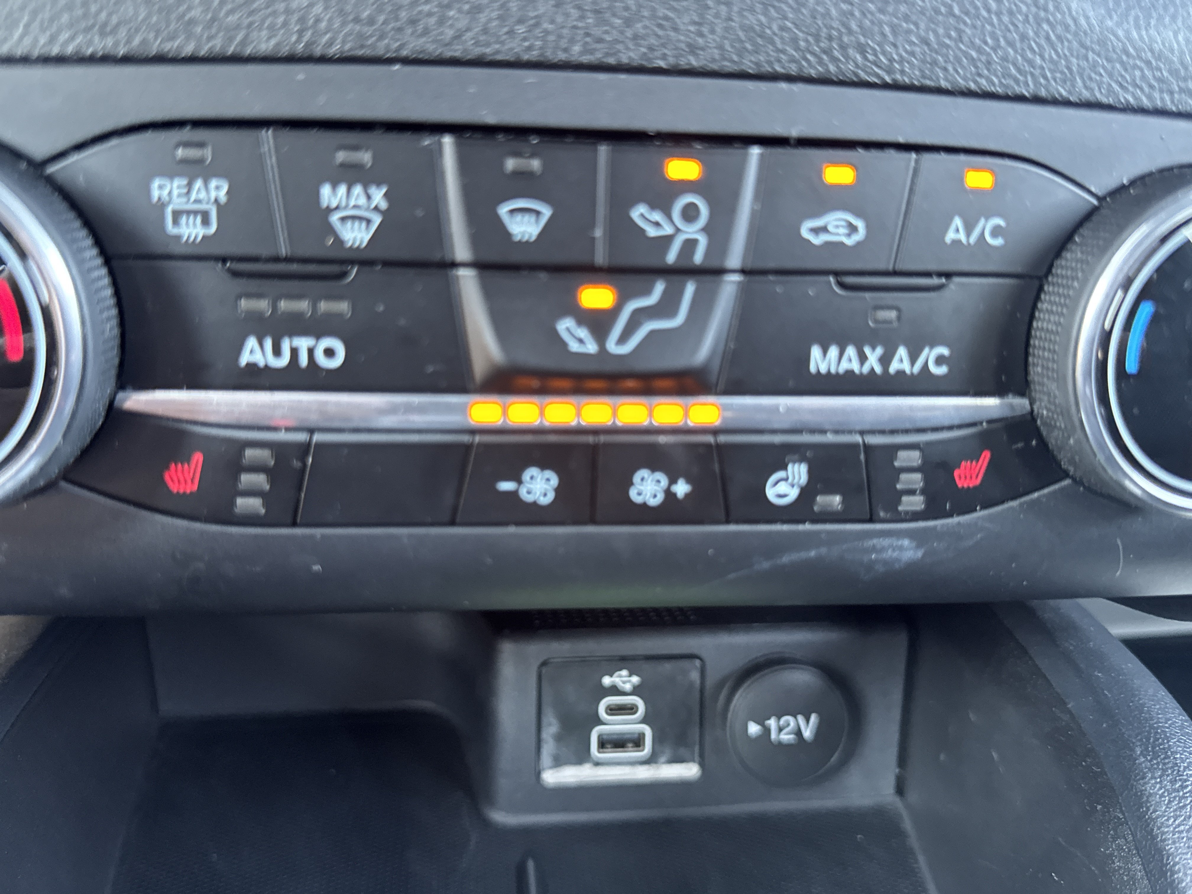 Used 2025 Ford Escape ST-Line Select AWD/4WD image 28