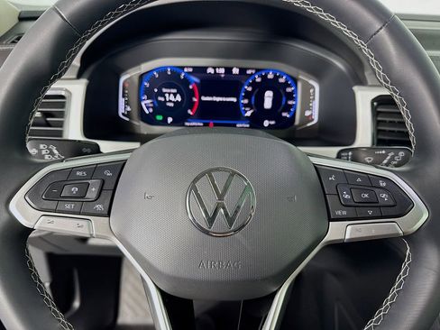 Used 2021 Volkswagen Atlas SEL Premium image 16