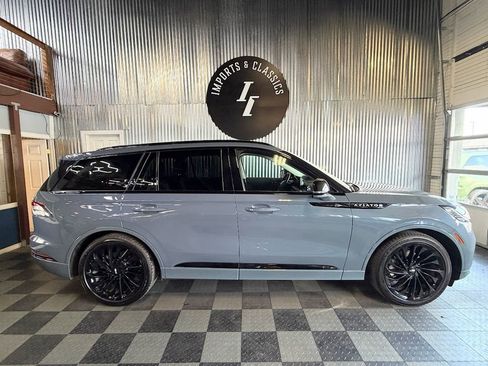 Used 2025 Lincoln Aviator Reserve w/ Equipment Group 201A image 7