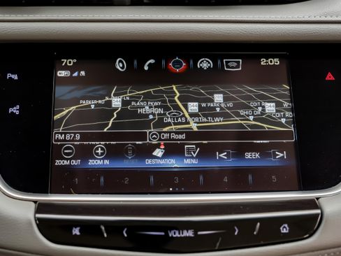 Used 2018 Cadillac XT5 Premium Luxury w/ Driver Assist Package image 23