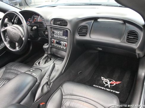Used 2003 Chevrolet Corvette Coupe w/ Preferred Equipment Group1 RWD image 36