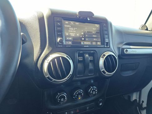 Used 2014 Jeep Wrangler Sahara w/ Connectivity Group image 19