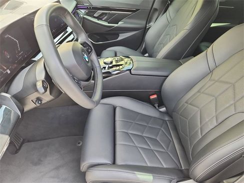 Used 2024 BMW 530i w/ Premium Package image 20