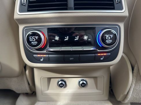 Used 2018 Audi Q7 3.0T Prestige image 37