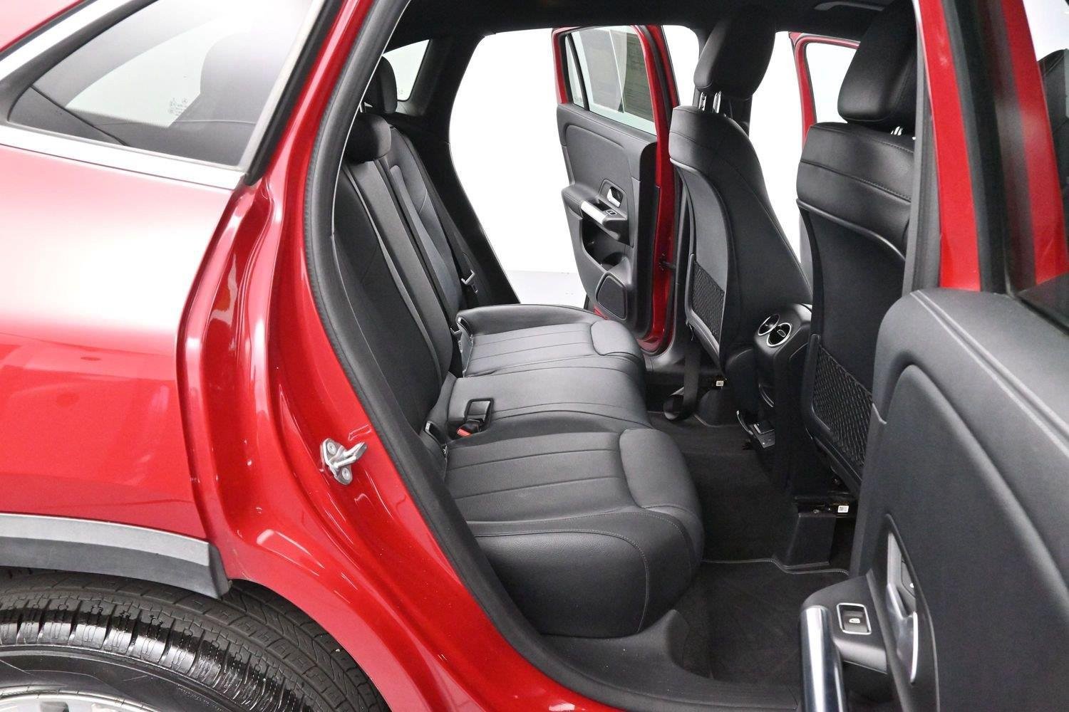 Used 2021 Mercedes-Benz GLA 250 w/ Premium Package image 31