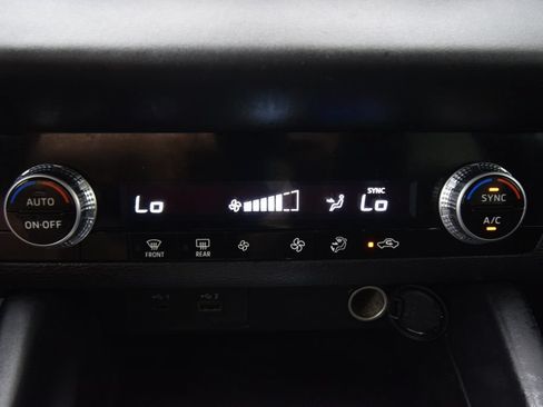 Used 2024 Mitsubishi Outlander ES FWD image 29