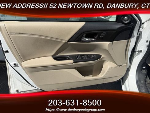 Used 2014 Honda Accord Touring image 11