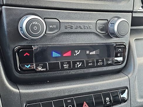 Used 2025 RAM ProMaster 2500 FWD image 15