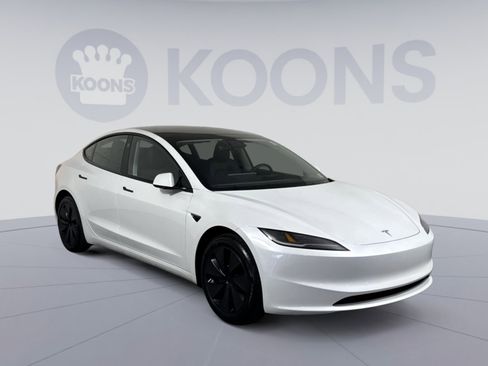Used 2024 Tesla Model 3 Standard Range RWD image 10