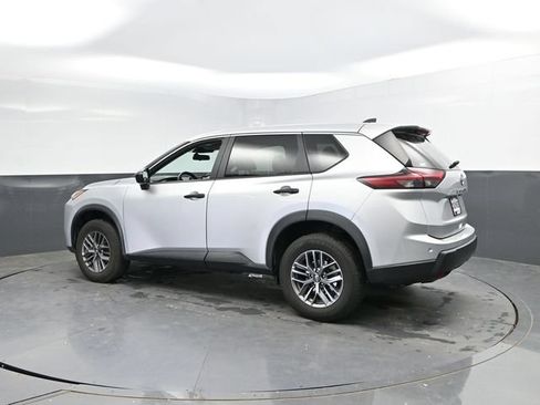 Used 2024 Nissan Rogue S AWD/4WD image 8