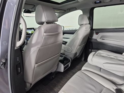 Used 2021 Honda Odyssey Touring image 32