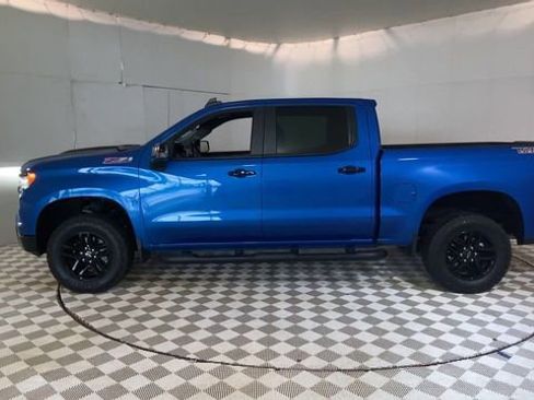 Used 2023 Chevrolet Silverado 1500 LT Trail Boss w/ Protection Package AWD/4WD image 5