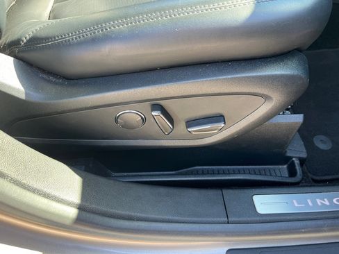 Used 2018 Lincoln MKX Select w/ Select Plus Package image 19