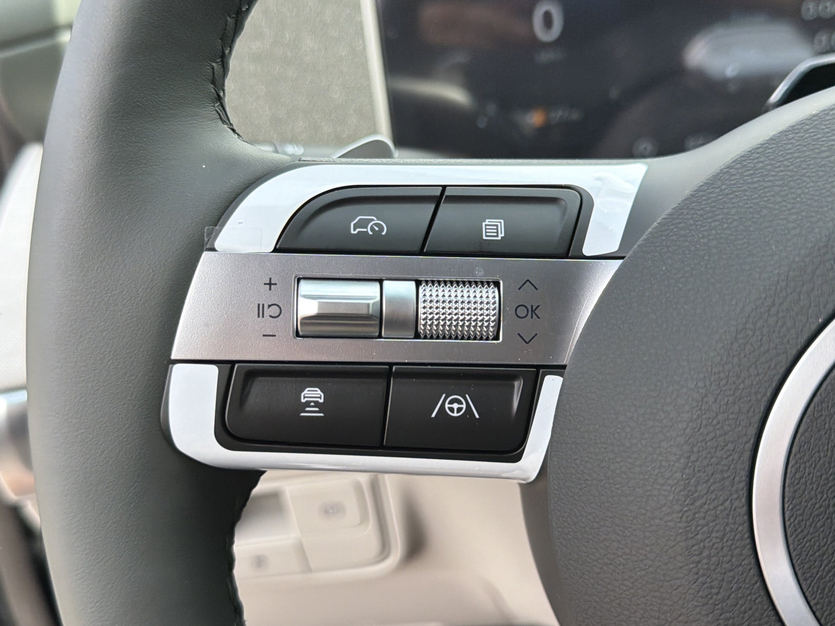 New 2026 Hyundai Tucson Limited FWD image 18