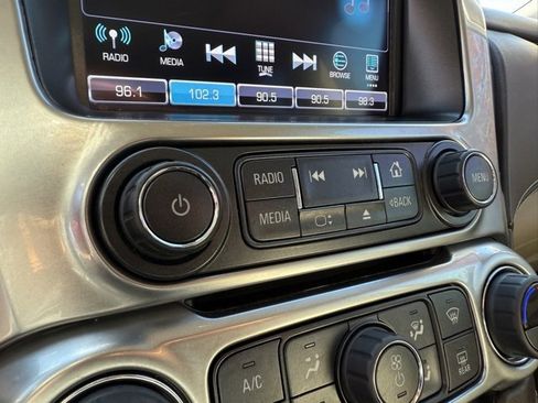 Used 2020 Chevrolet Suburban Premier image 27
