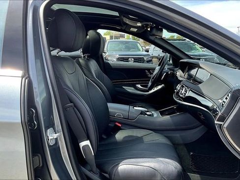 Used 2017 Mercedes-Benz S 550 Sedan image 28