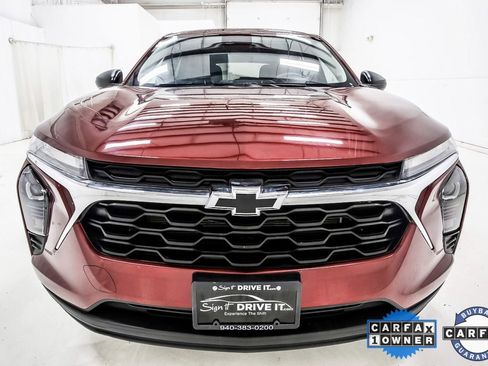 Used 2025 Chevrolet Trax LS w/ LS Convenience Package image 12