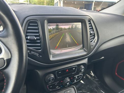 Used 2020 Jeep Compass Trailhawk image 19