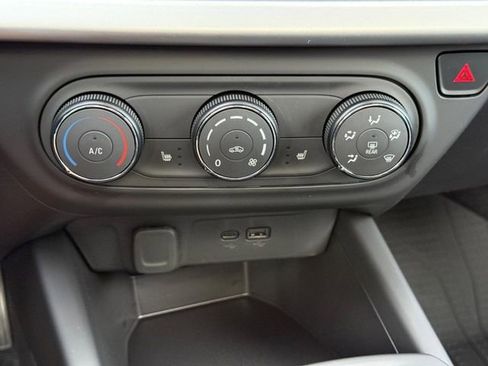 New 2026 Chevrolet Trax RS w/ Sunroof Package FWD image 13