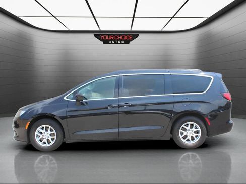 Used 2021 Chrysler Voyager Lxi image 2