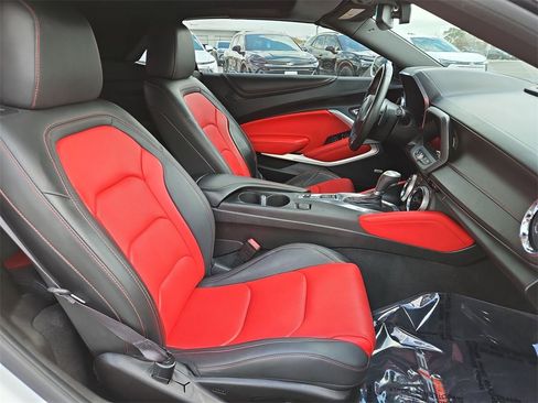 Used 2017 Chevrolet Camaro LT image 33