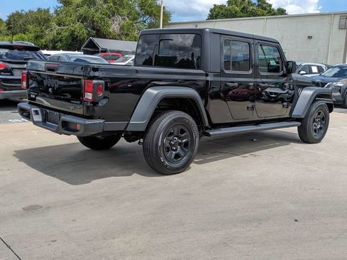 Used 2025 Jeep Gladiator Sport AWD/4WD image 6