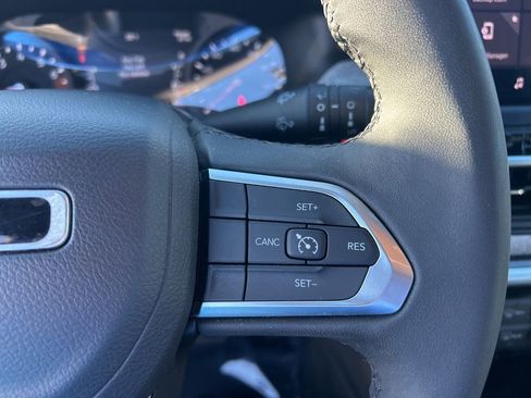 Used 2024 Jeep Compass Latitude image 44