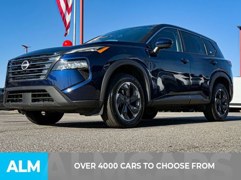 Used 2025 Nissan Rogue SV FWD image 2