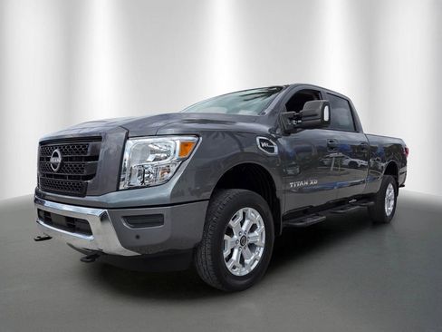 Used 2024 Nissan Titan SV w/ SV Convenience Package AWD/4WD image 3