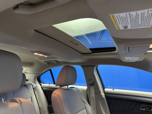 Used 2012 Ford Taurus SEL image 25