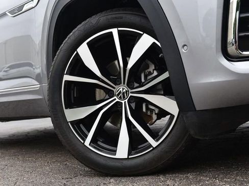 Certified 2024 Volkswagen Atlas SEL Premium R-Line AWD/4WD image 3